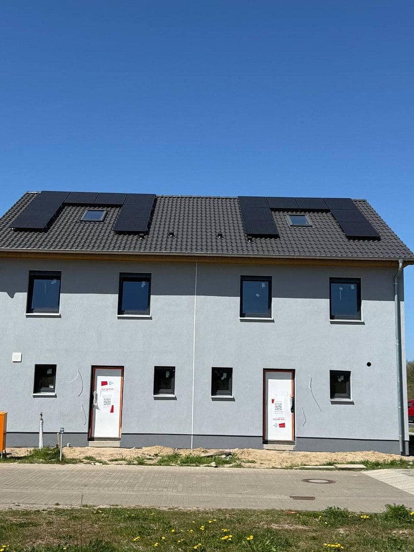 Prenájom domu 146 m², pozemok 250 m², Hugoring 2, Ludwigsfelde, Brandenbursko Prenájom domu 146 m², pozemok 250 m², Hugoring 2, Ludwigsfelde, Brandenbursko