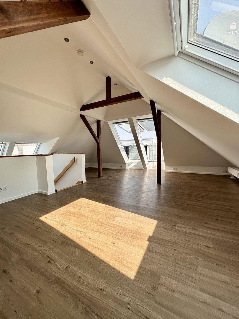 Prenájom bytu 4-izbový 110 m², Mühlheim am Main, Hesensko Prenájom bytu 4-izbový 110 m², Mühlheim am Main, Hesensko