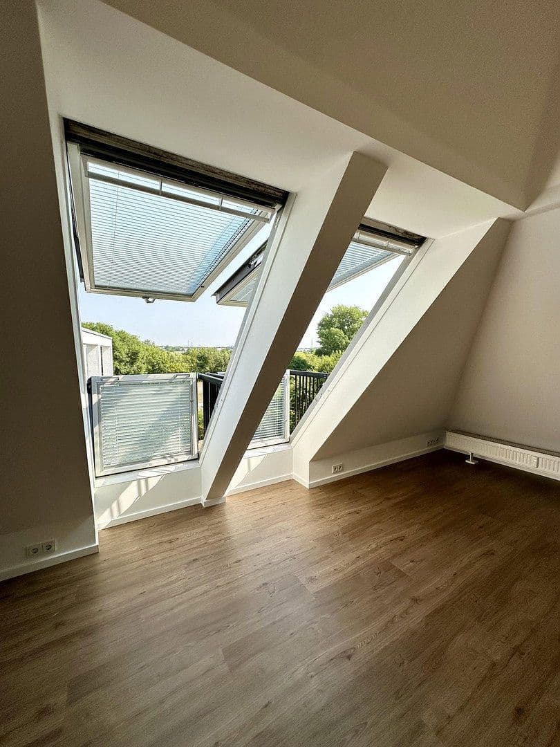 Prenájom bytu 4-izbový 110 m², Mühlheim am Main, Hesensko Prenájom bytu 4-izbový 110 m², Mühlheim am Main, Hesensko