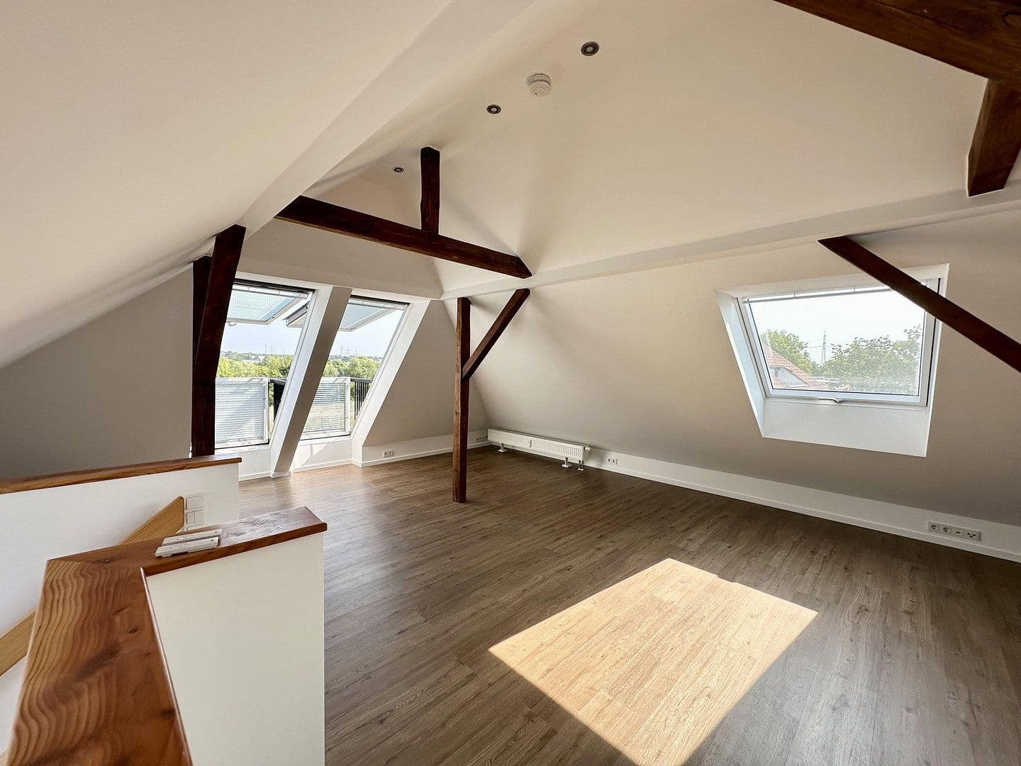 Prenájom bytu 4-izbový 110 m², Mühlheim am Main, Hesensko Prenájom bytu 4-izbový 110 m², Mühlheim am Main, Hesensko