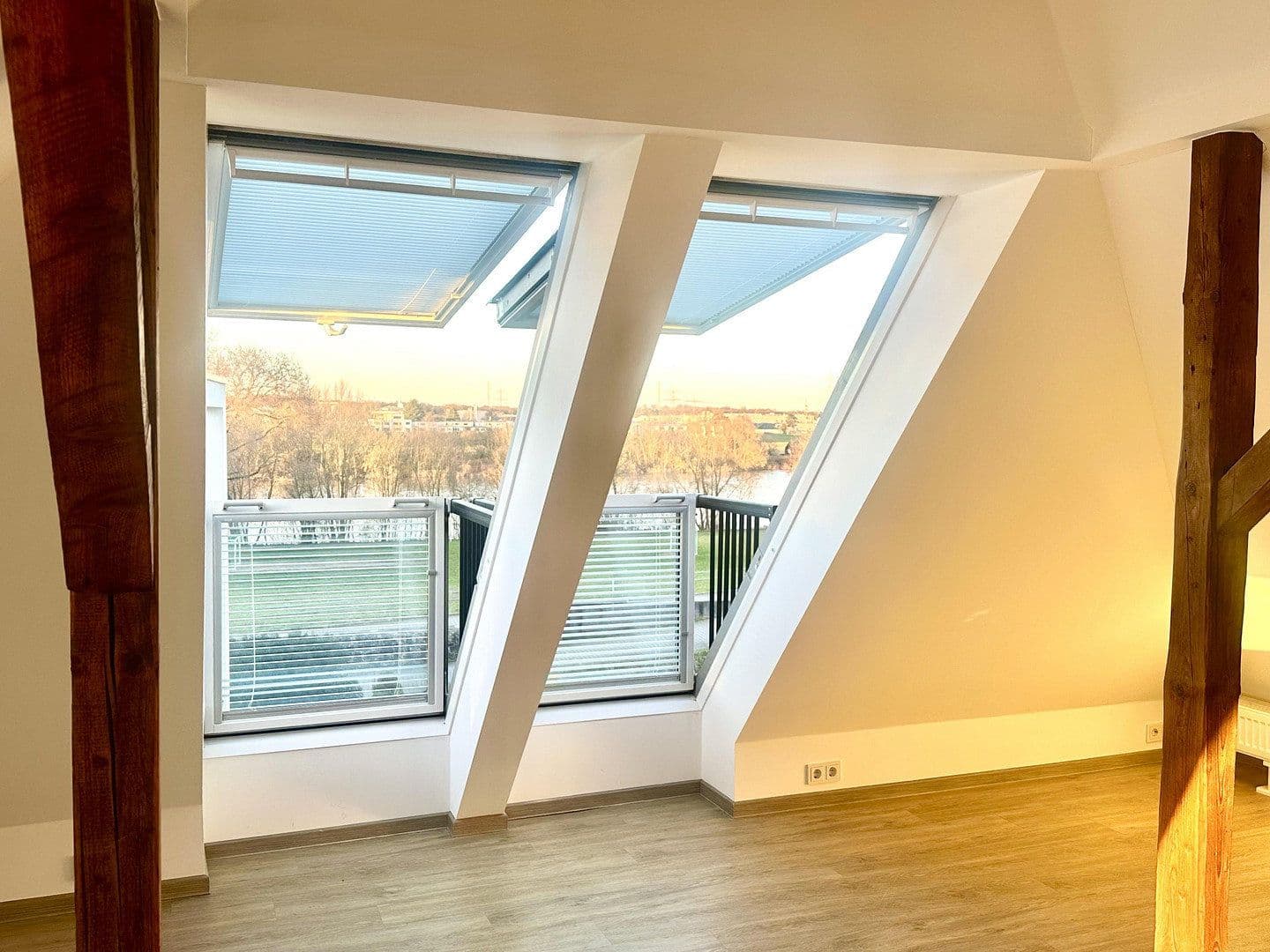 Prenájom bytu 4-izbový 110 m², Mühlheim am Main, Hesensko Prenájom bytu 4-izbový 110 m², Mühlheim am Main, Hesensko