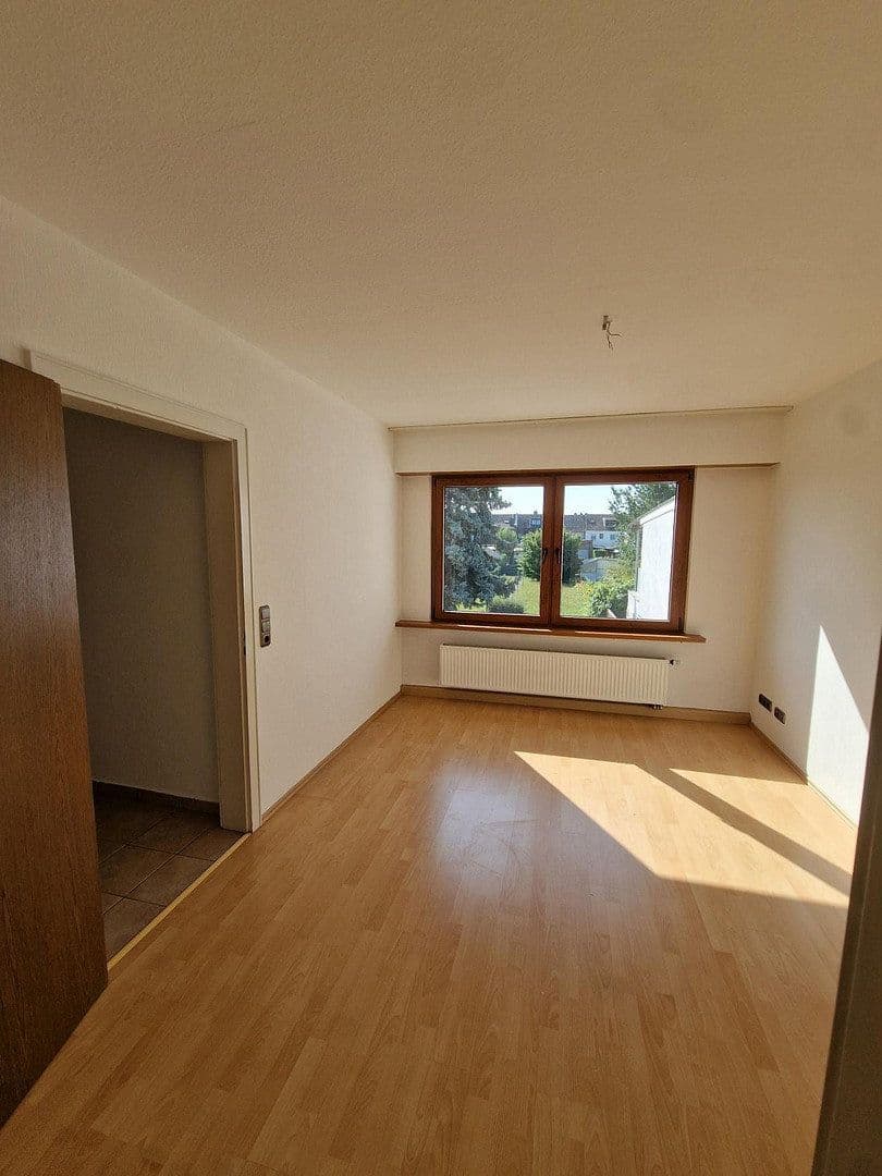 Prenájom domu 115 m², pozemok 650 m², Düren, Severné Porýnie - Westfálsko Prenájom domu 115 m², pozemok 650 m², Düren, Severné Porýnie - Westfálsko