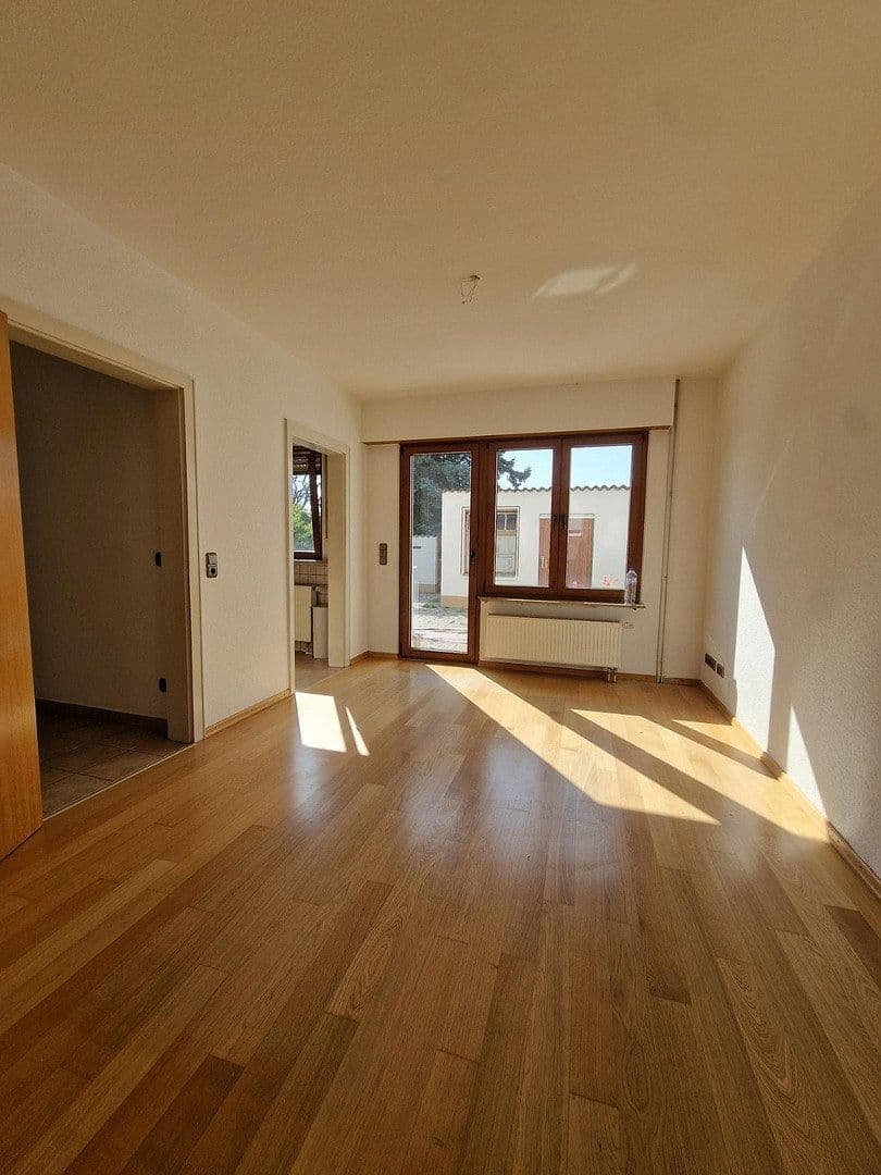Prenájom domu 115 m², pozemok 650 m², Düren, Severné Porýnie - Westfálsko Prenájom domu 115 m², pozemok 650 m², Düren, Severné Porýnie - Westfálsko