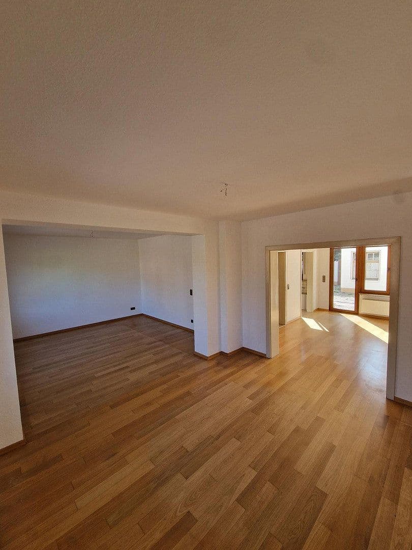 Prenájom domu 115 m², pozemok 650 m², Düren, Severné Porýnie - Westfálsko Prenájom domu 115 m², pozemok 650 m², Düren, Severné Porýnie - Westfálsko