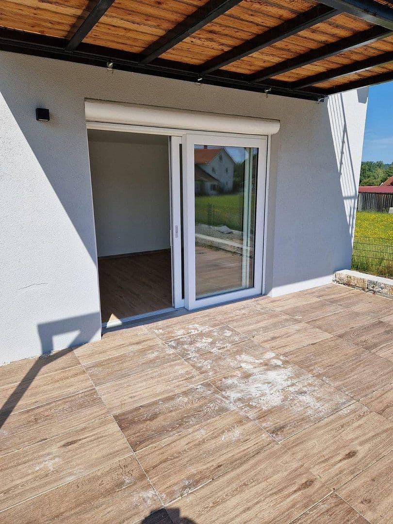Prenájom bytu 2-izbový 80 m², Leutenbergstraße 2, Kammlach, Bavorsko Prenájom bytu 2-izbový 80 m², Leutenbergstraße 2, Kammlach, Bavorsko