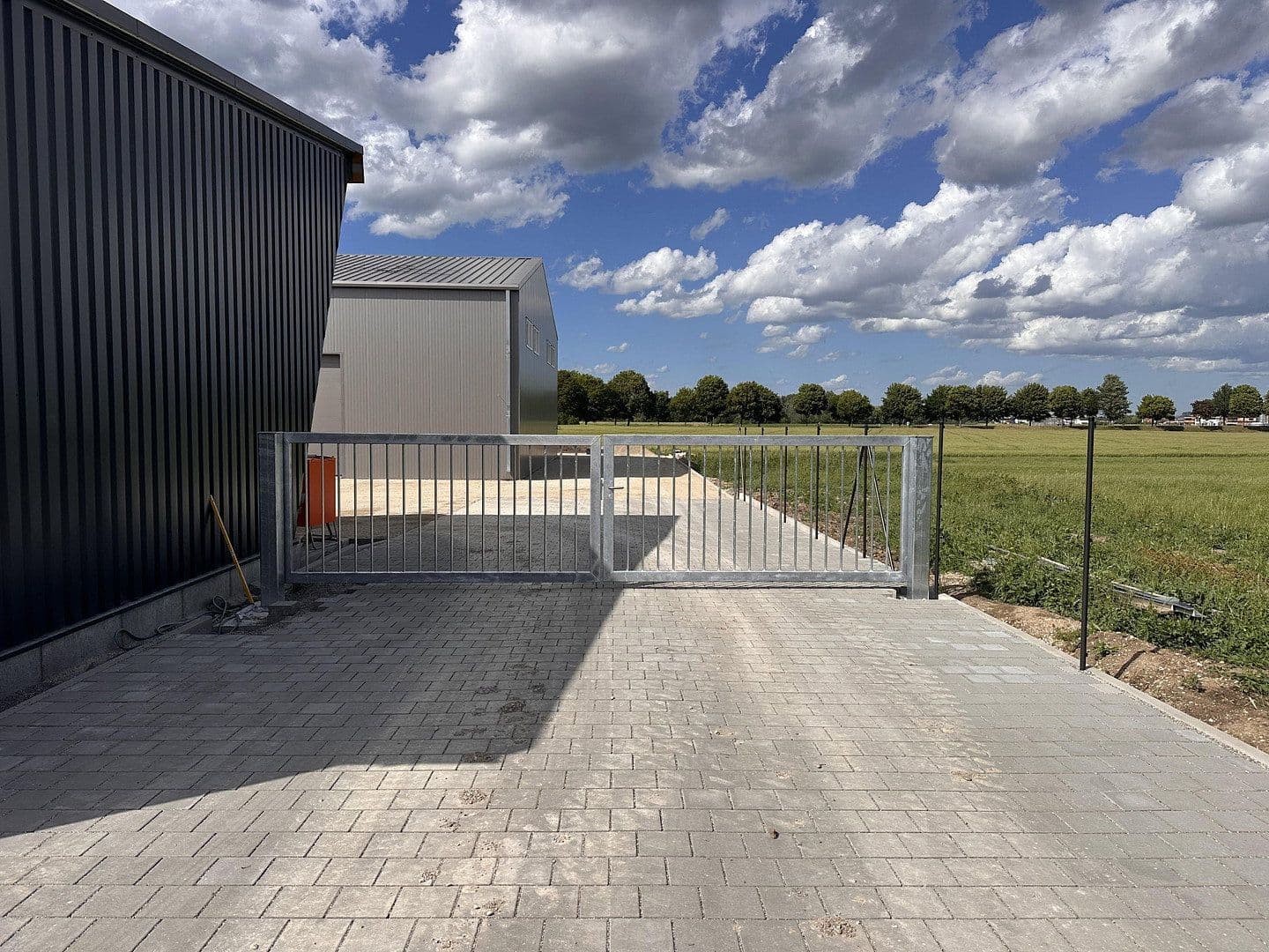 Prenájom nebytového priestoru 2.700 m², Michael Schäffer Straße 11d, Bobingen, Bavorsko Prenájom nebytového priestoru 2.700 m², Michael Schäffer Straße 11d, Bobingen, Bavorsko