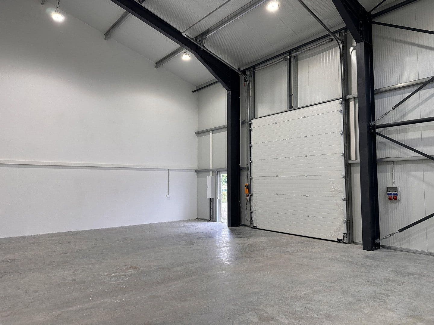 Prenájom nebytového priestoru 2.700 m², Michael Schäffer Straße 11d, Bobingen, Bavorsko Prenájom nebytového priestoru 2.700 m², Michael Schäffer Straße 11d, Bobingen, Bavorsko
