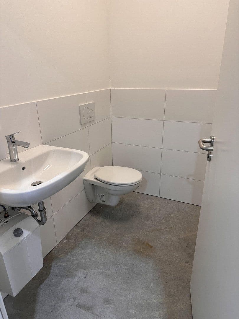 Prenájom nebytového priestoru 2.700 m², Michael Schäffer Straße 11d, Bobingen, Bavorsko Prenájom nebytového priestoru 2.700 m², Michael Schäffer Straße 11d, Bobingen, Bavorsko