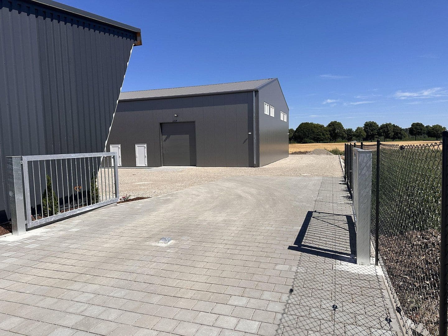 Prenájom nebytového priestoru 2.700 m², Michael Schäffer Straße 11d, Bobingen, Bavorsko Prenájom nebytového priestoru 2.700 m², Michael Schäffer Straße 11d, Bobingen, Bavorsko