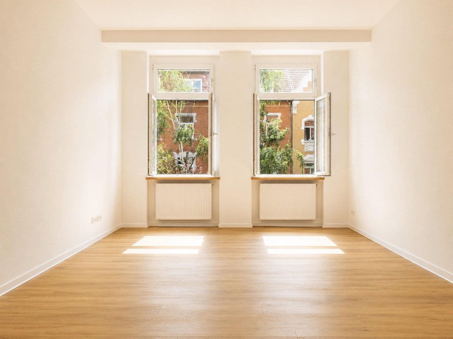 Prenájom bytu 2-izbový 70 m², Erfurt, Durínsko Prenájom bytu 2-izbový 70 m², Erfurt, Durínsko