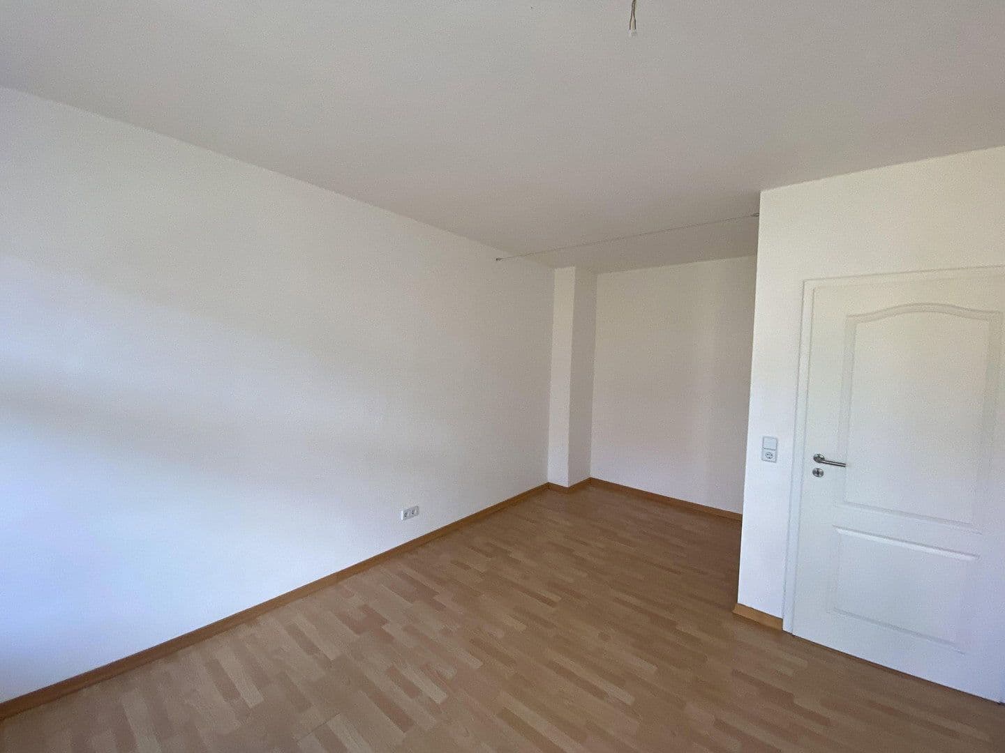 Prenájom bytu 3-izbový 101 m², Erich-Köhn-Straße 90, Leipzig, Sasko Prenájom bytu 3-izbový 101 m², Erich-Köhn-Straße 90, Leipzig, Sasko