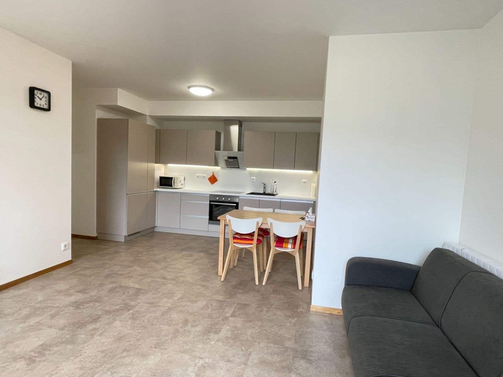 Prenájom bytu 2-izbový 50 m², Terronská, Praha, Praha Prenájom bytu 2-izbový 50 m², Terronská, Praha, Praha
