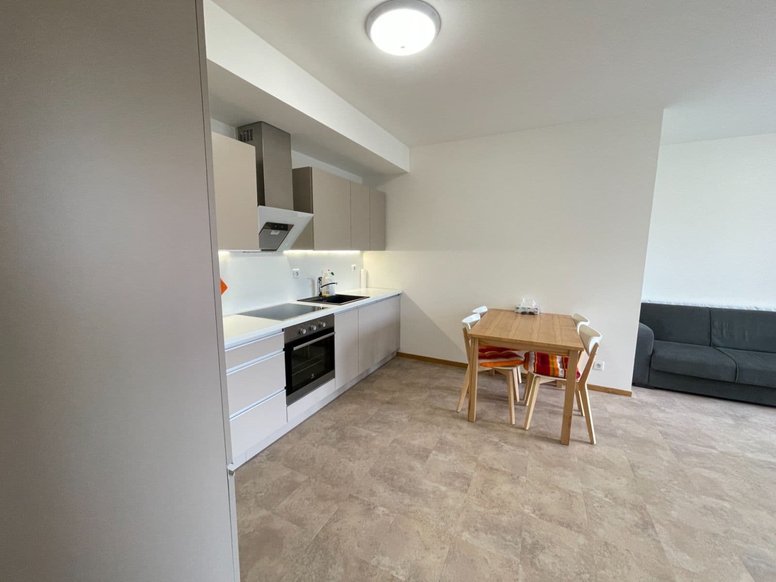Prenájom bytu 2-izbový 50 m², Terronská, Praha, Praha Prenájom bytu 2-izbový 50 m², Terronská, Praha, Praha