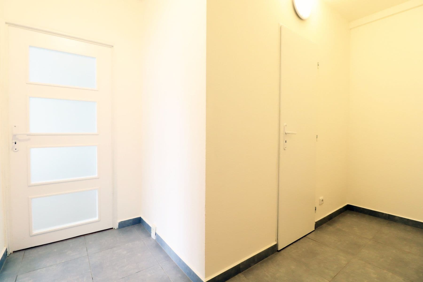 Prenájom bytu 2-izbový 43 m², Ovčí hájek, Praha, Praha Prenájom bytu 2-izbový 43 m², Ovčí hájek, Praha, Praha