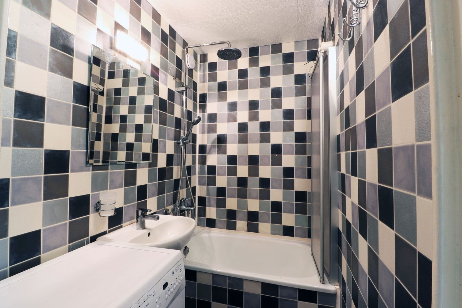 Prenájom bytu 2-izbový 43 m², Tovární, Beroun, Středočeský kraj Prenájom bytu 2-izbový 43 m², Tovární, Beroun, Středočeský kraj