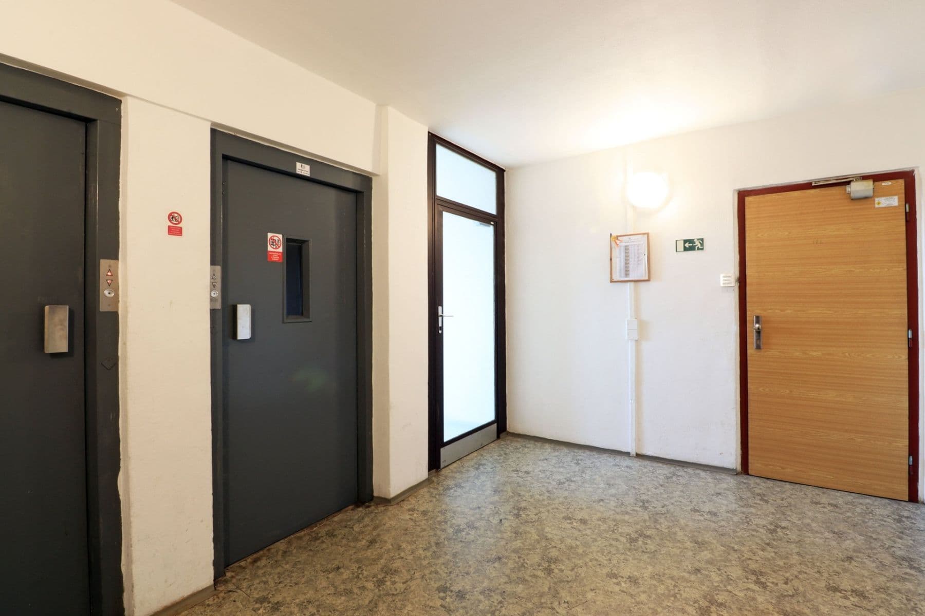 Prenájom bytu 2-izbový 43 m², Tovární, Beroun, Středočeský kraj Prenájom bytu 2-izbový 43 m², Tovární, Beroun, Středočeský kraj