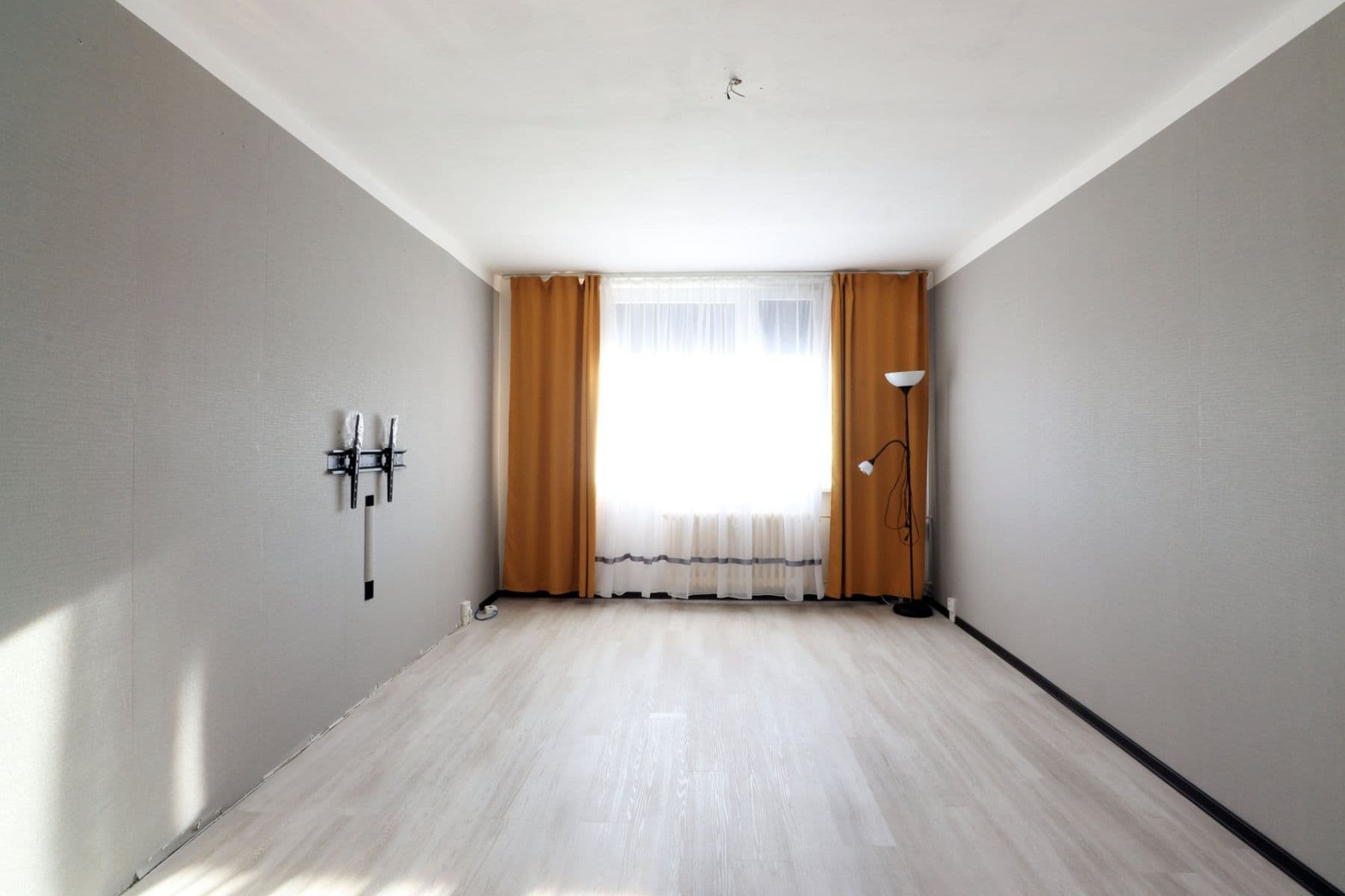Prenájom bytu 2-izbový 43 m², Tovární, Beroun, Středočeský kraj Prenájom bytu 2-izbový 43 m², Tovární, Beroun, Středočeský kraj