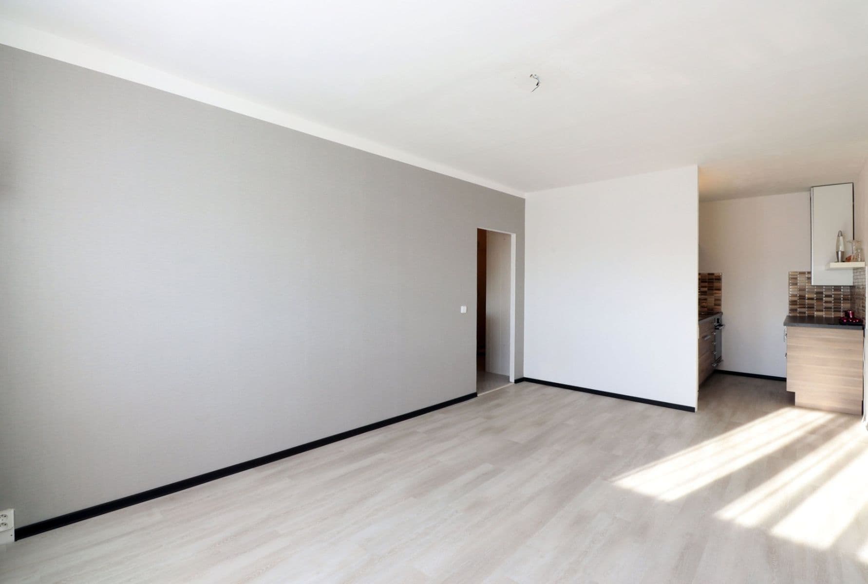 Prenájom bytu 2-izbový 43 m², Tovární, Beroun, Středočeský kraj Prenájom bytu 2-izbový 43 m², Tovární, Beroun, Středočeský kraj