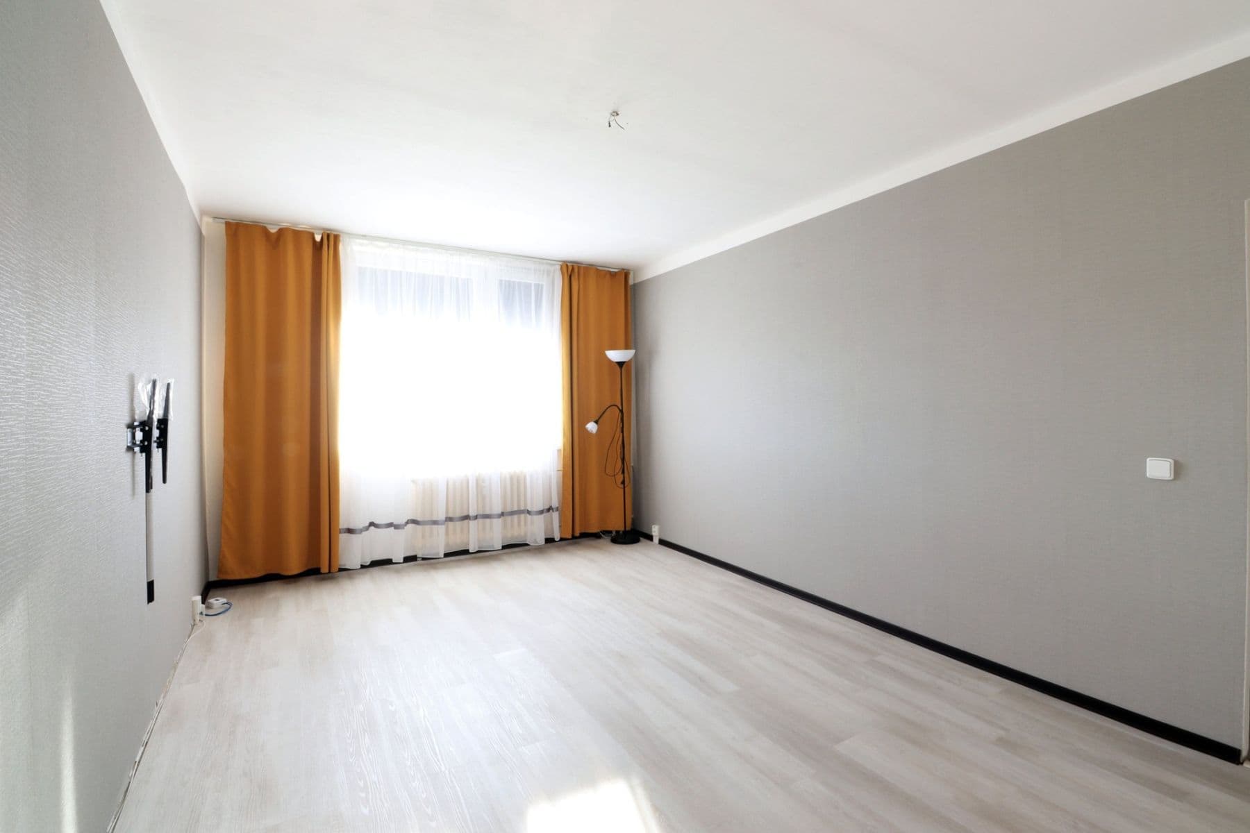 Prenájom bytu 2-izbový 43 m², Tovární, Beroun, Středočeský kraj Prenájom bytu 2-izbový 43 m², Tovární, Beroun, Středočeský kraj