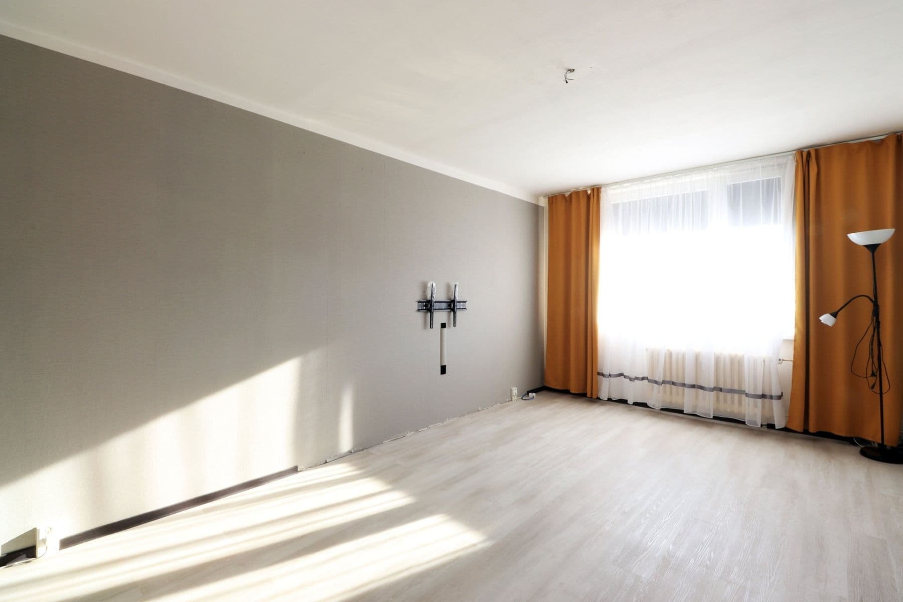 Prenájom bytu 2-izbový 43 m², Tovární, Beroun, Středočeský kraj Prenájom bytu 2-izbový 43 m², Tovární, Beroun, Středočeský kraj
