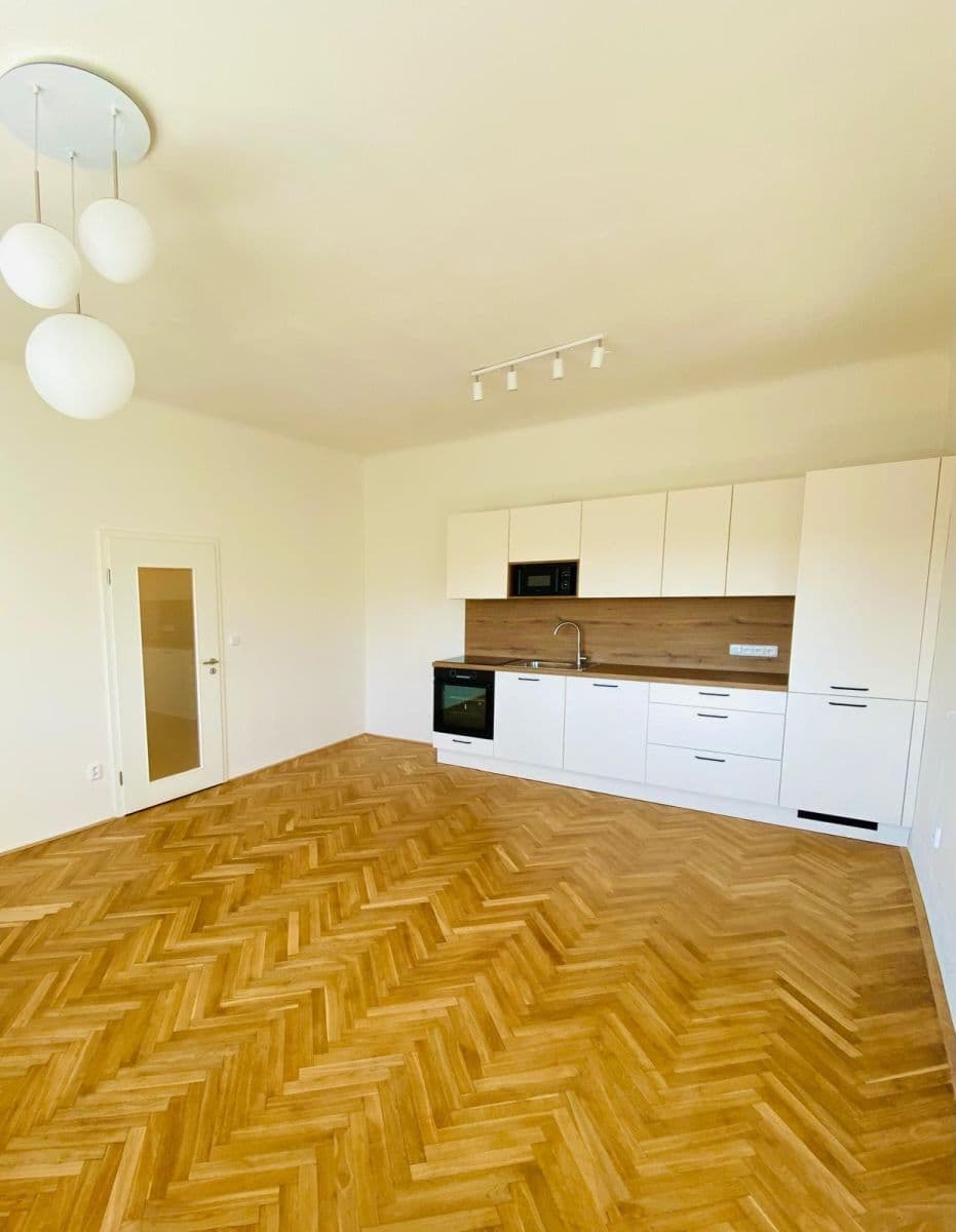 Prenájom bytu 2-izbový 52 m², Libušino údolí, Brno, Jihomoravský kraj Prenájom bytu 2-izbový 52 m², Libušino údolí, Brno, Jihomoravský kraj