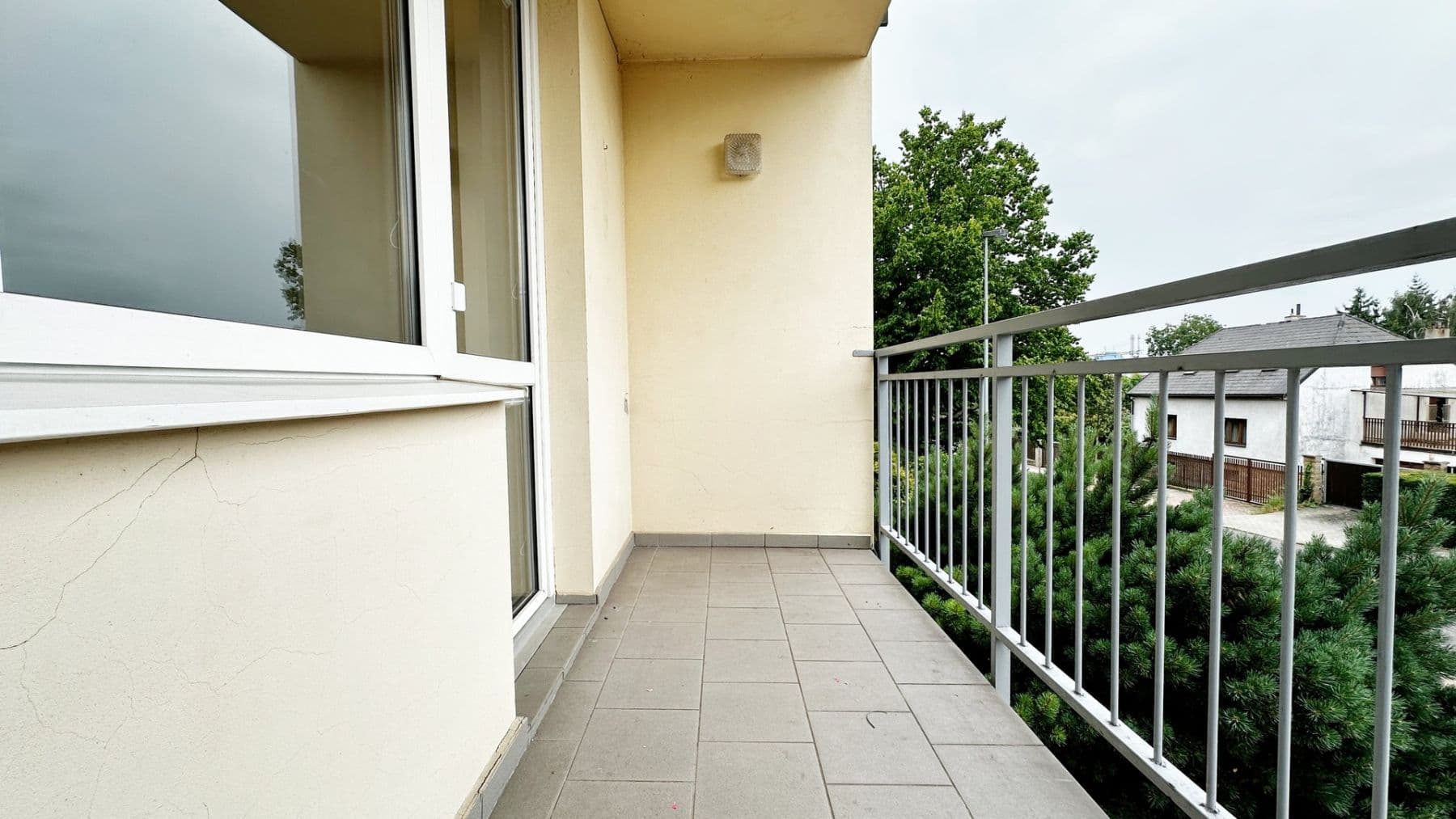 Prenájom bytu 3-izbový 96 m², K viaduktu, Praha, Praha Prenájom bytu 3-izbový 96 m², K viaduktu, Praha, Praha