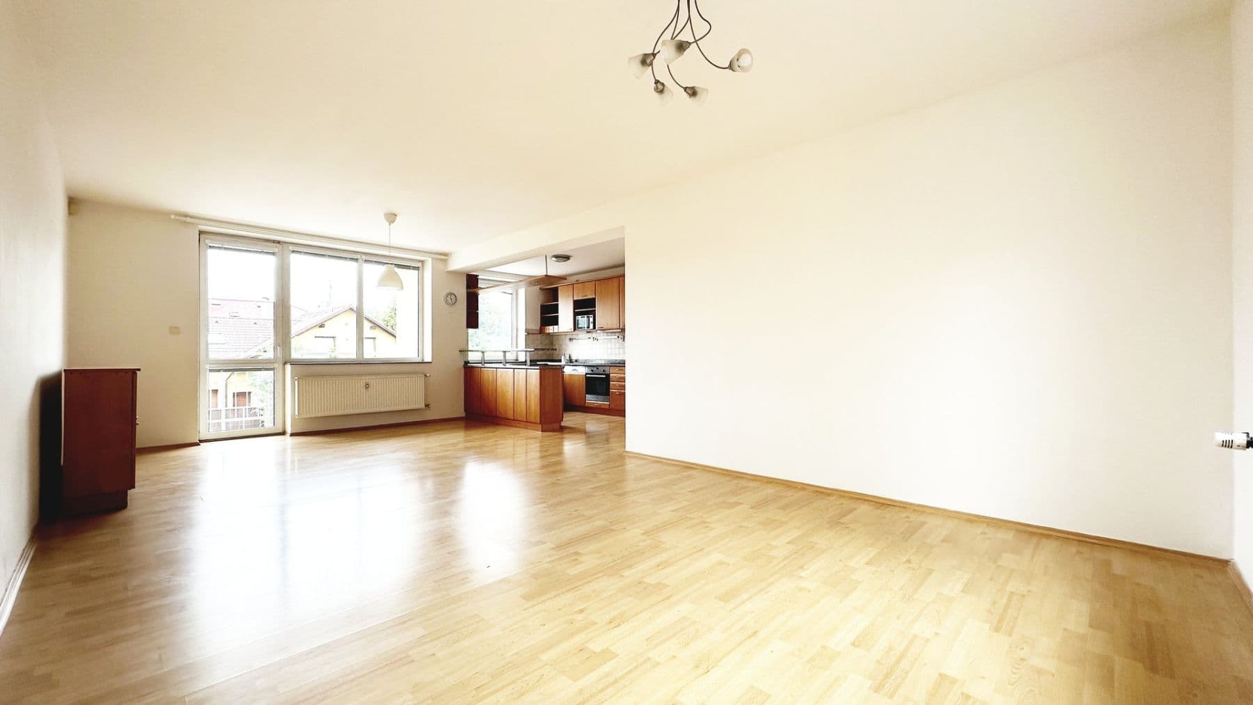 Prenájom bytu 3-izbový 96 m², K viaduktu, Praha, Praha Prenájom bytu 3-izbový 96 m², K viaduktu, Praha, Praha
