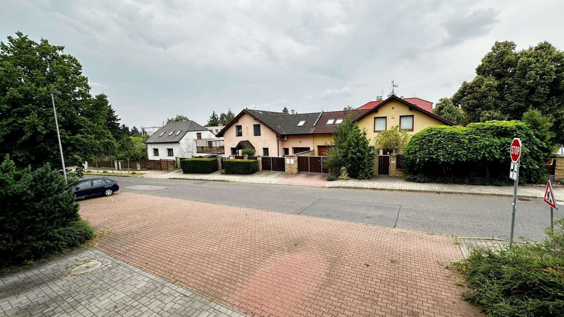Prenájom bytu 3-izbový 96 m², K viaduktu, Praha, Praha Prenájom bytu 3-izbový 96 m², K viaduktu, Praha, Praha