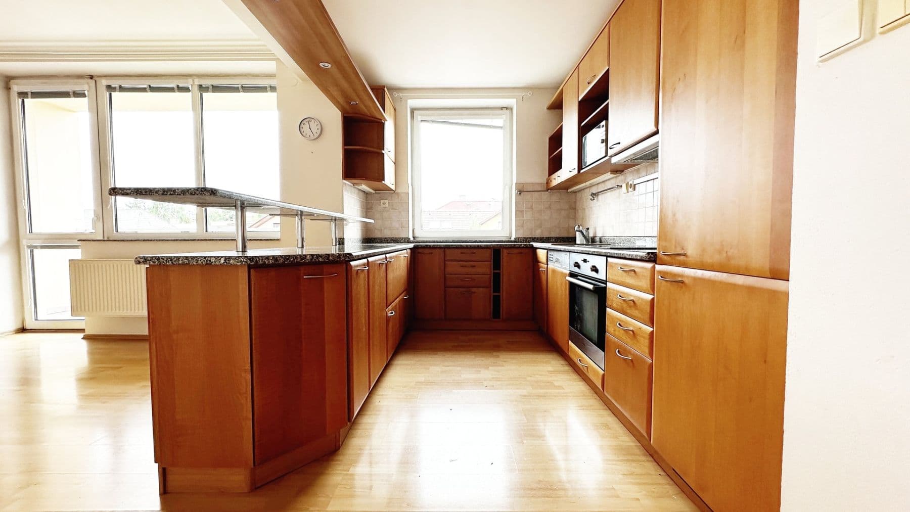 Prenájom bytu 3-izbový 96 m², K viaduktu, Praha, Praha Prenájom bytu 3-izbový 96 m², K viaduktu, Praha, Praha