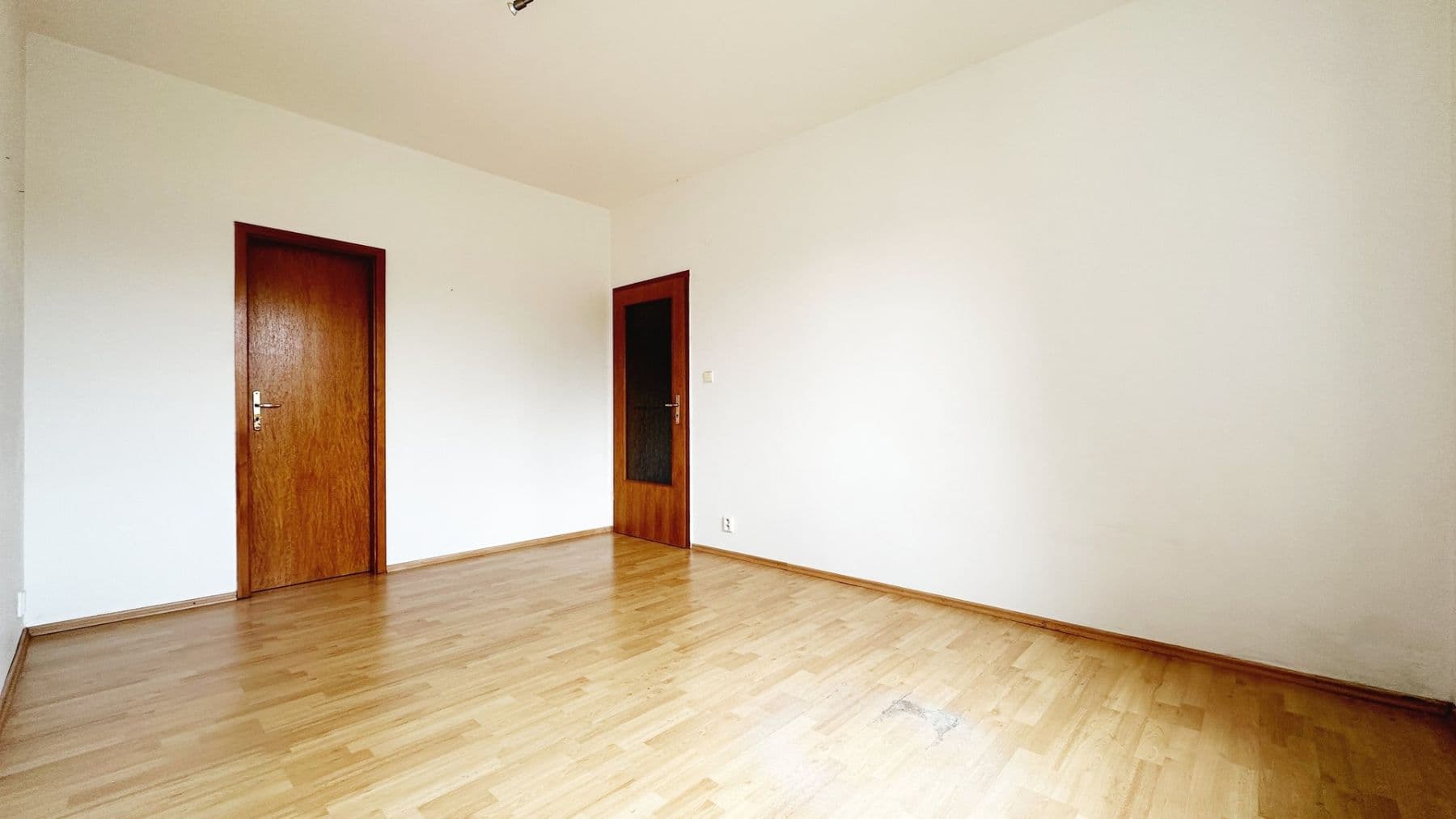 Prenájom bytu 3-izbový 96 m², K viaduktu, Praha, Praha Prenájom bytu 3-izbový 96 m², K viaduktu, Praha, Praha