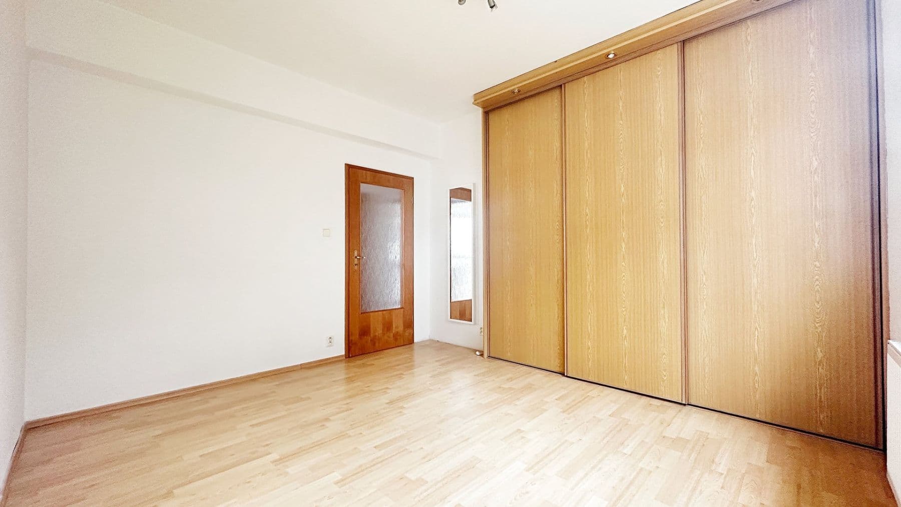 Prenájom bytu 3-izbový 96 m², K viaduktu, Praha, Praha Prenájom bytu 3-izbový 96 m², K viaduktu, Praha, Praha
