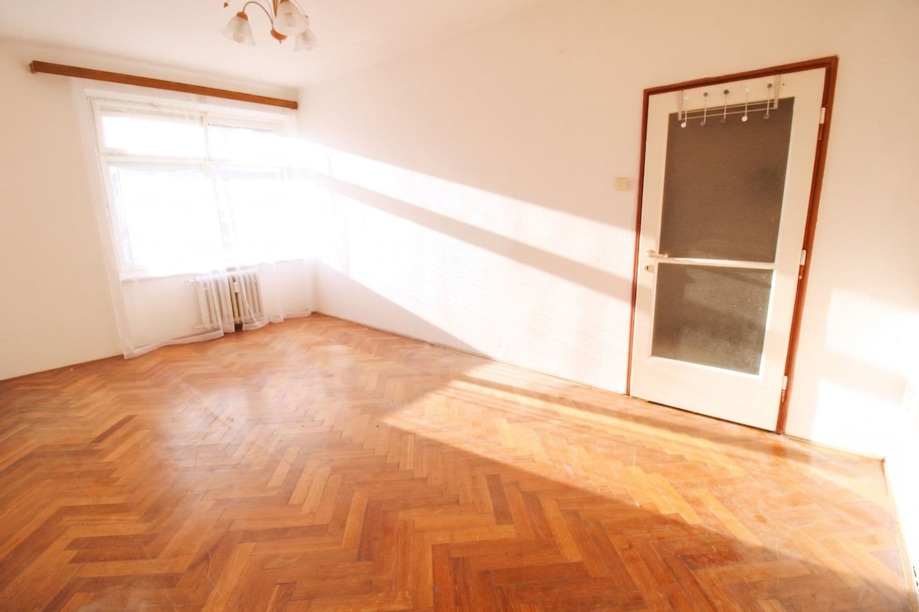 Prenájom bytu 1-izbový 28 m², Novorossijská, Praha, Praha Prenájom bytu 1-izbový 28 m², Novorossijská, Praha, Praha