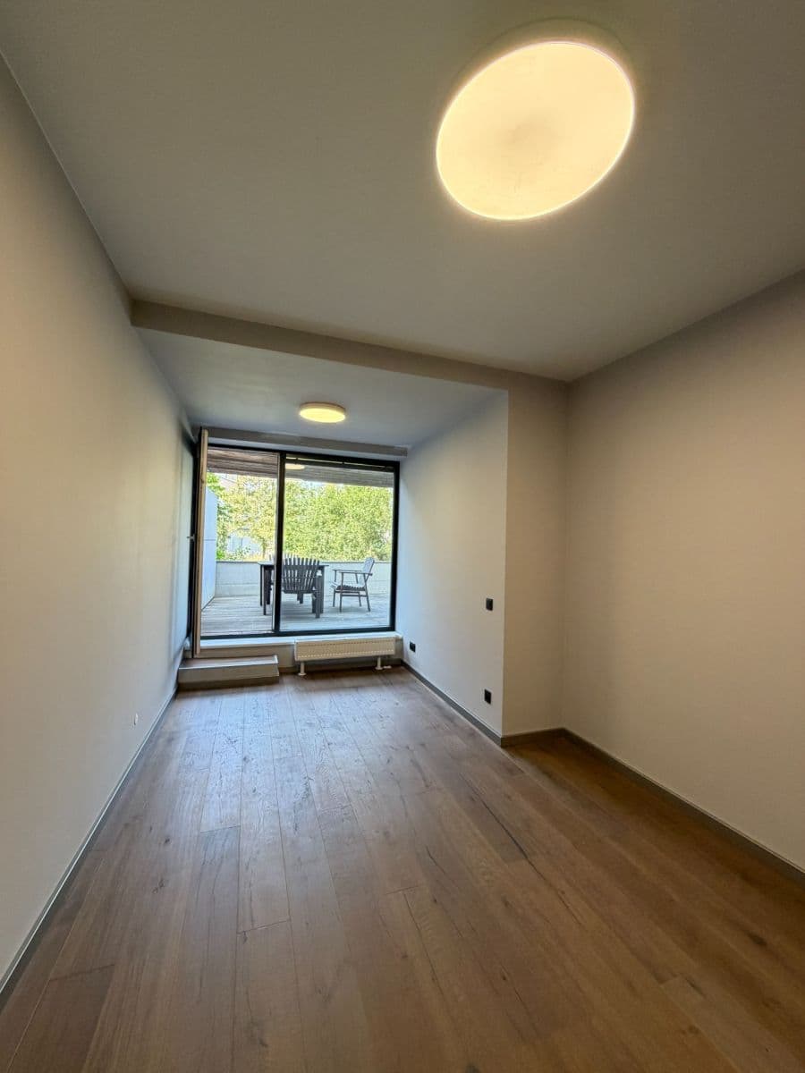 Prenájom bytu 3-izbový 65 m², Pod Průsekem, Praha, Praha Prenájom bytu 3-izbový 65 m², Pod Průsekem, Praha, Praha