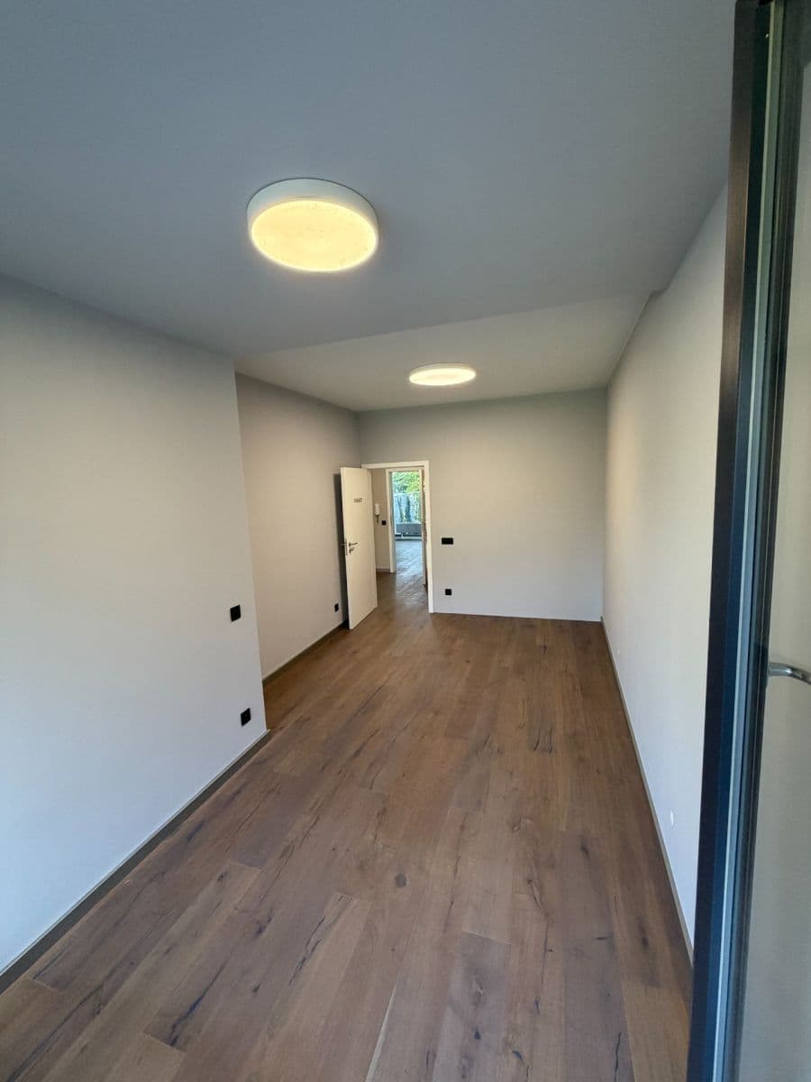 Prenájom bytu 3-izbový 65 m², Pod Průsekem, Praha, Praha Prenájom bytu 3-izbový 65 m², Pod Průsekem, Praha, Praha