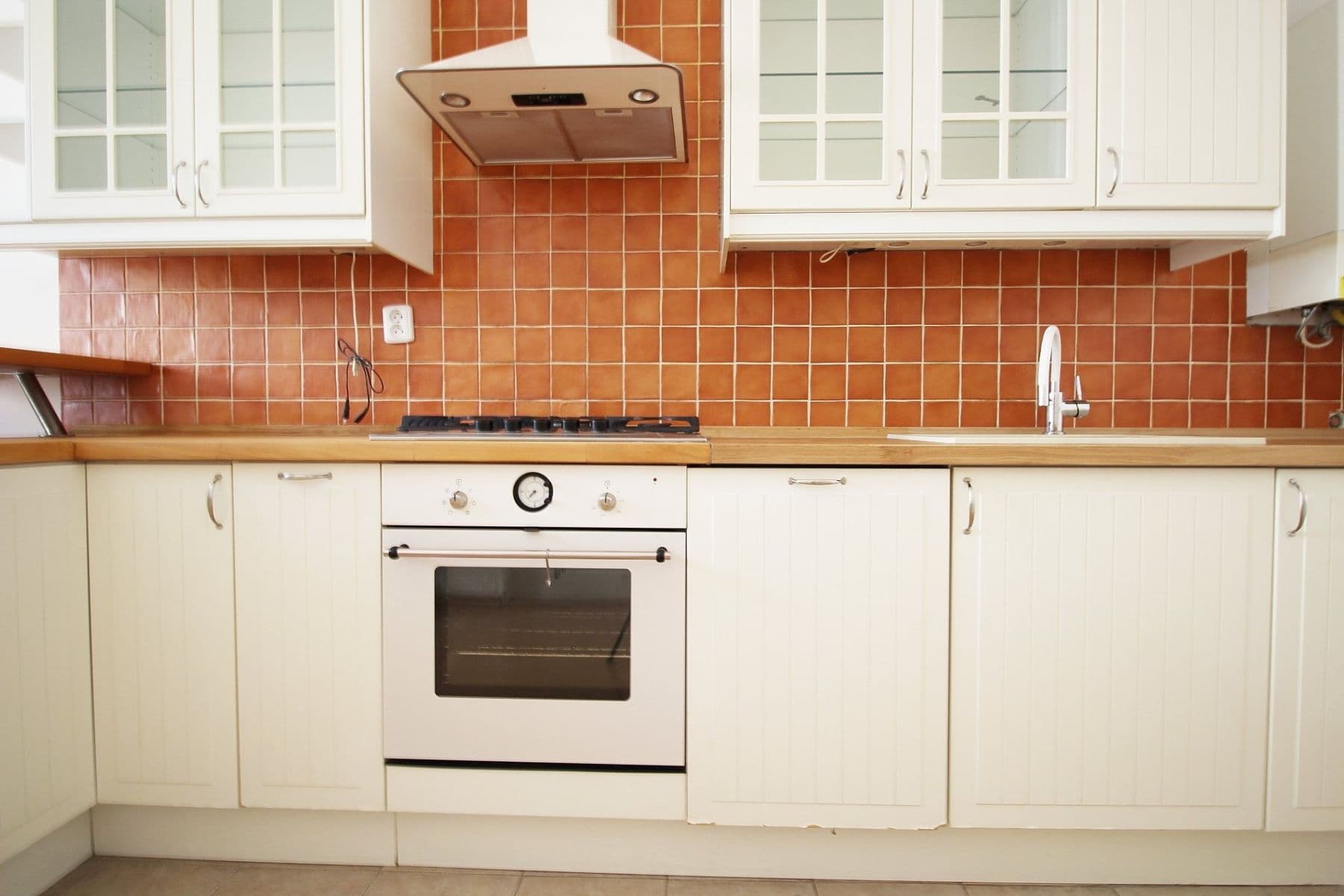 Prenájom bytu 1-izbový 47 m², Grafická, Praha, Praha Prenájom bytu 1-izbový 47 m², Grafická, Praha, Praha