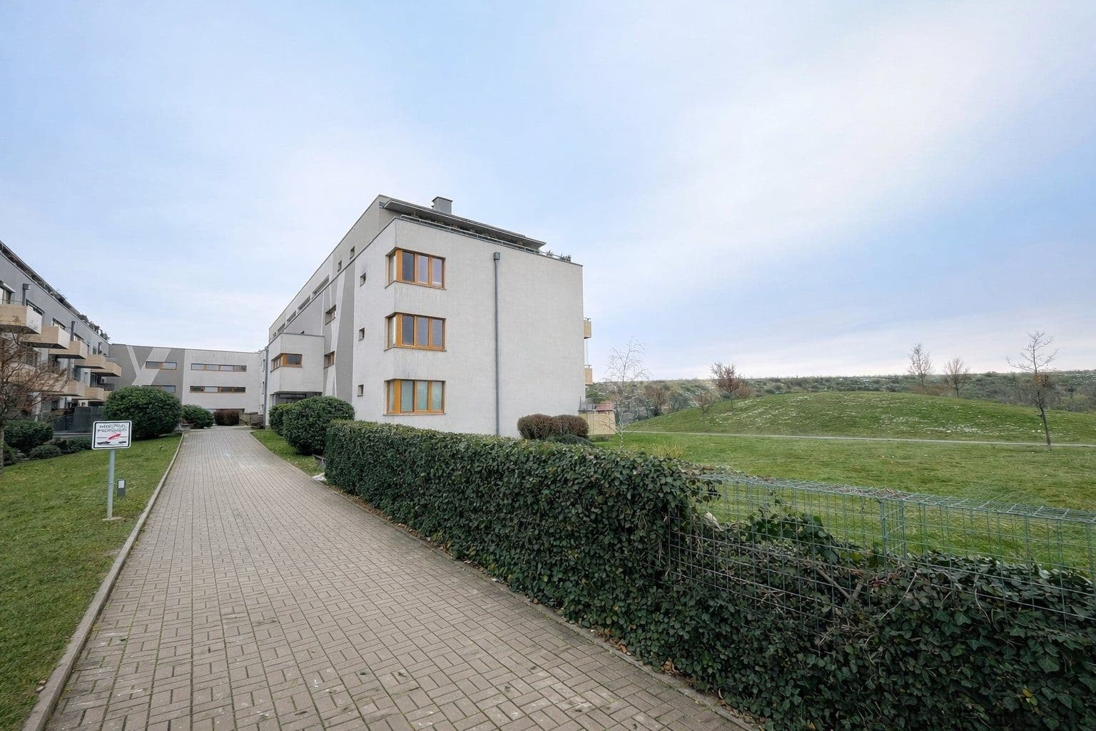 Prenájom bytu 3-izbový 67 m², U Hostavického potoka, Praha, Praha Prenájom bytu 3-izbový 67 m², U Hostavického potoka, Praha, Praha
