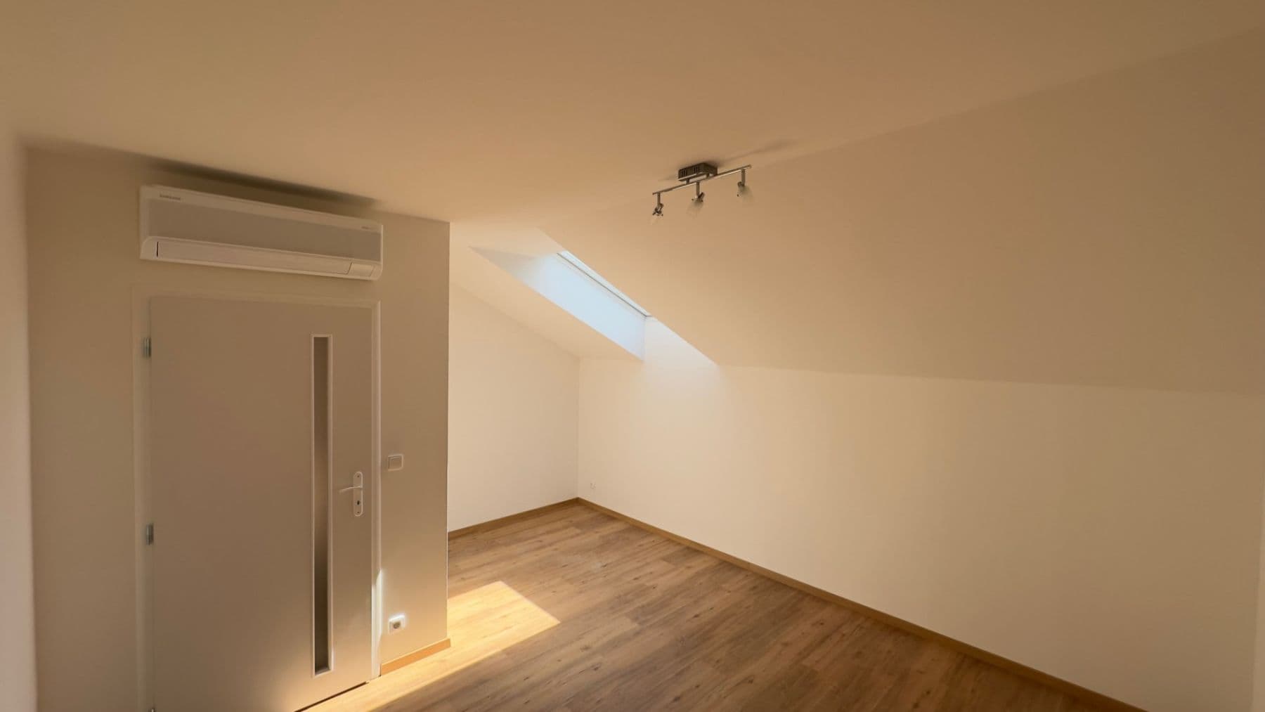 Predaj bytu 3-izbový 75 m², Keltská, Praha, Praha Predaj bytu 3-izbový 75 m², Keltská, Praha, Praha