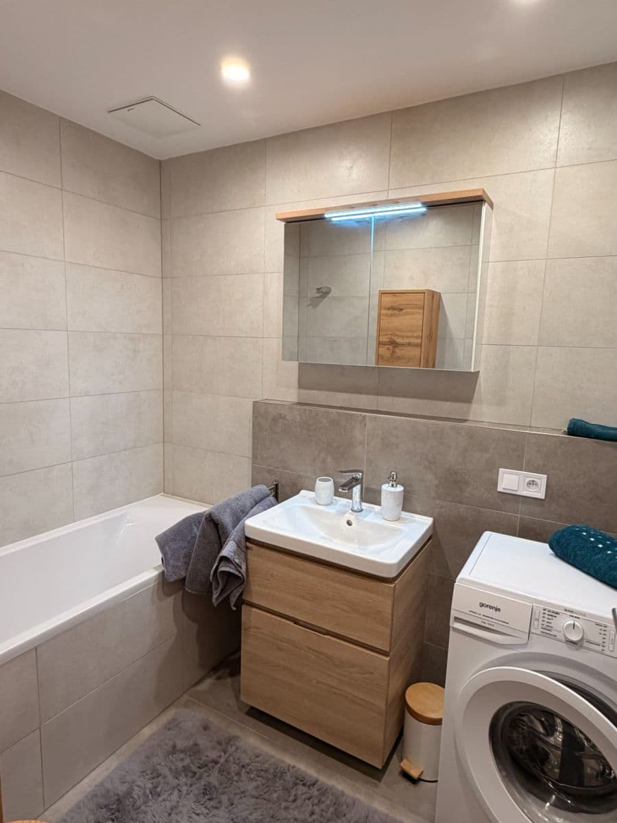 Prenájom bytu 2-izbový 58 m², Křižíkova, Čelákovice, Středočeský kraj Prenájom bytu 2-izbový 58 m², Křižíkova, Čelákovice, Středočeský kraj