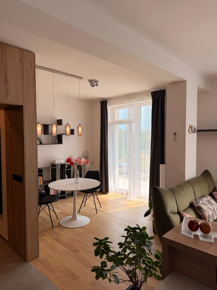 Prenájom bytu 2-izbový 58 m², Křižíkova, Čelákovice, Středočeský kraj Prenájom bytu 2-izbový 58 m², Křižíkova, Čelákovice, Středočeský kraj