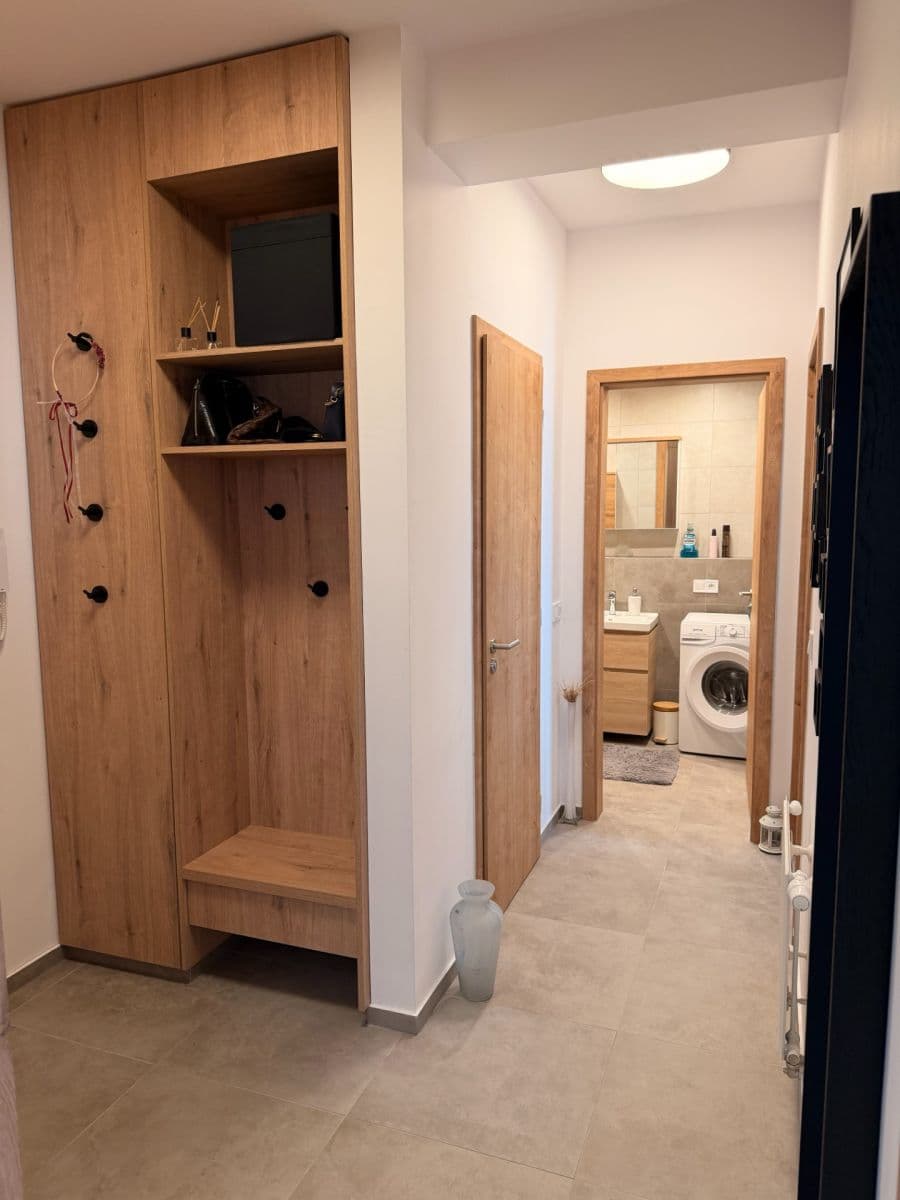 Prenájom bytu 2-izbový 58 m², Křižíkova, Čelákovice, Středočeský kraj Prenájom bytu 2-izbový 58 m², Křižíkova, Čelákovice, Středočeský kraj