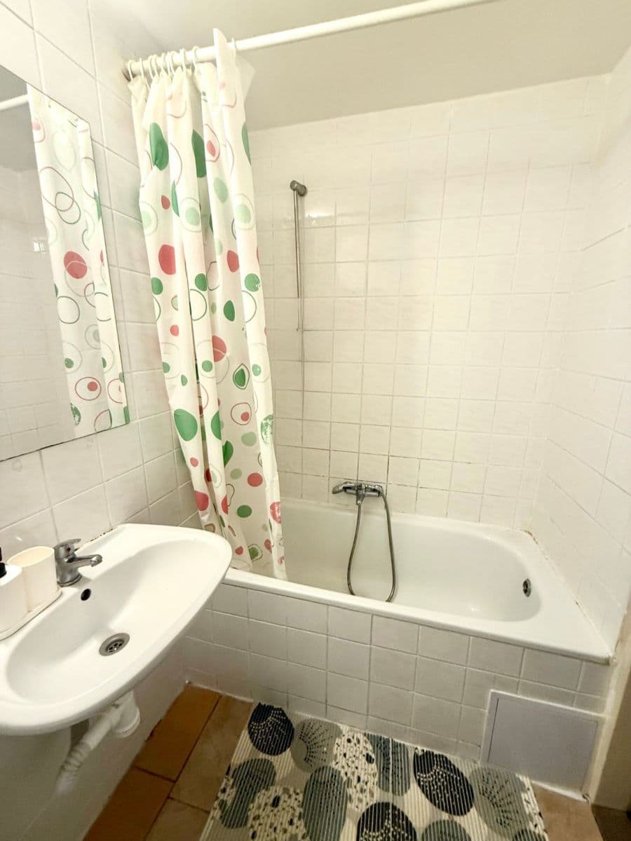 Prenájom bytu 1-izbový 44 m², Husitská, Praha, Praha Prenájom bytu 1-izbový 44 m², Husitská, Praha, Praha