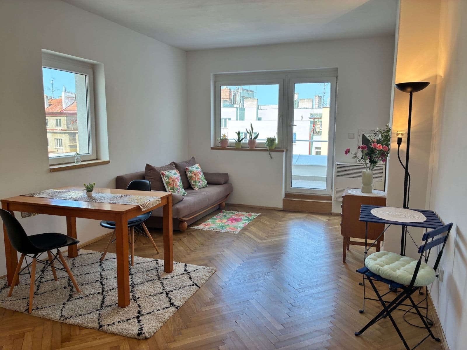 Prenájom bytu 1-izbový 27 m², U Gymnázia, Praha, Praha Prenájom bytu 1-izbový 27 m², U Gymnázia, Praha, Praha