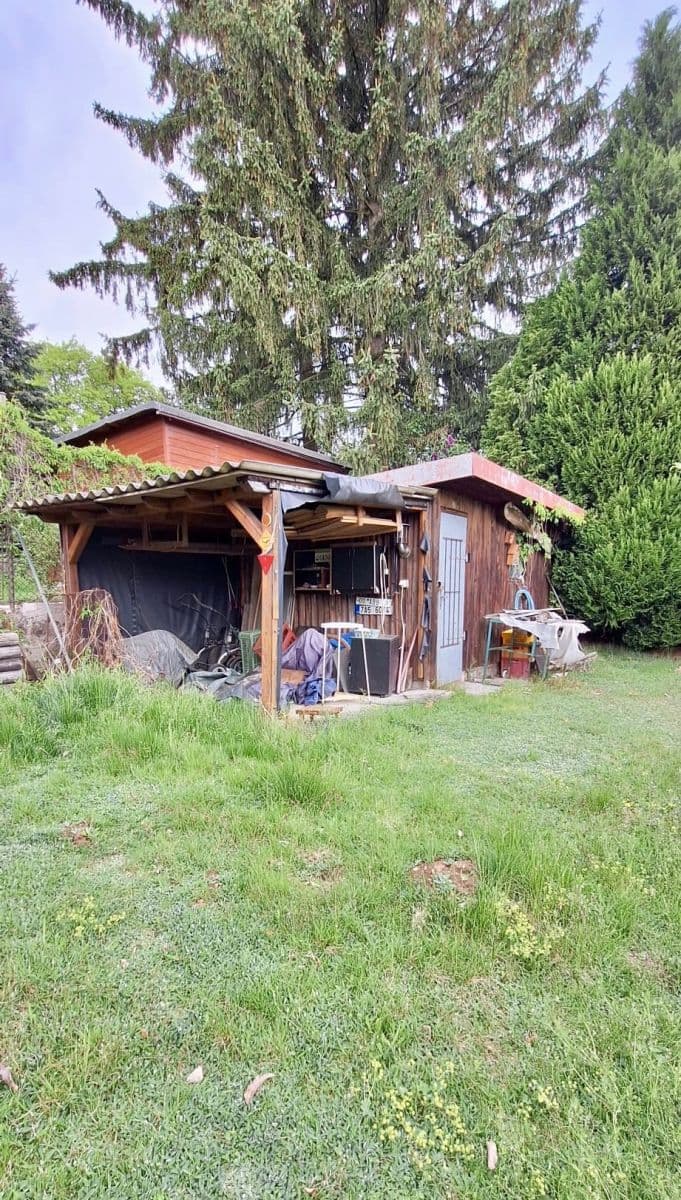 Predaj rekreačného objektu 18 m², pozemok 695 m², Mnichovice, Středočeský kraj Predaj rekreačného objektu 18 m², pozemok 695 m², Mnichovice, Středočeský kraj