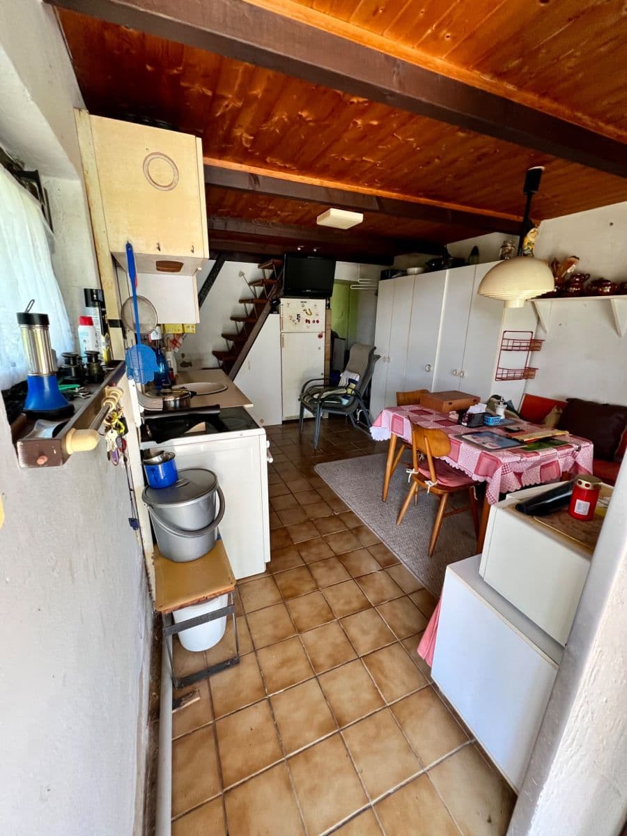 Predaj rekreačného objektu 18 m², pozemok 695 m², Mnichovice, Středočeský kraj Predaj rekreačného objektu 18 m², pozemok 695 m², Mnichovice, Středočeský kraj