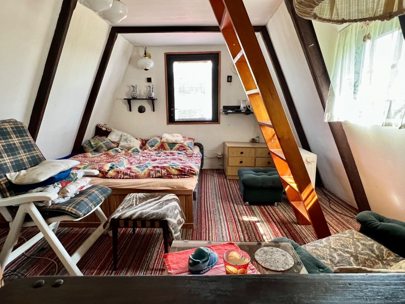 Predaj rekreačného objektu 18 m², pozemok 695 m², Mnichovice, Středočeský kraj Predaj rekreačného objektu 18 m², pozemok 695 m², Mnichovice, Středočeský kraj