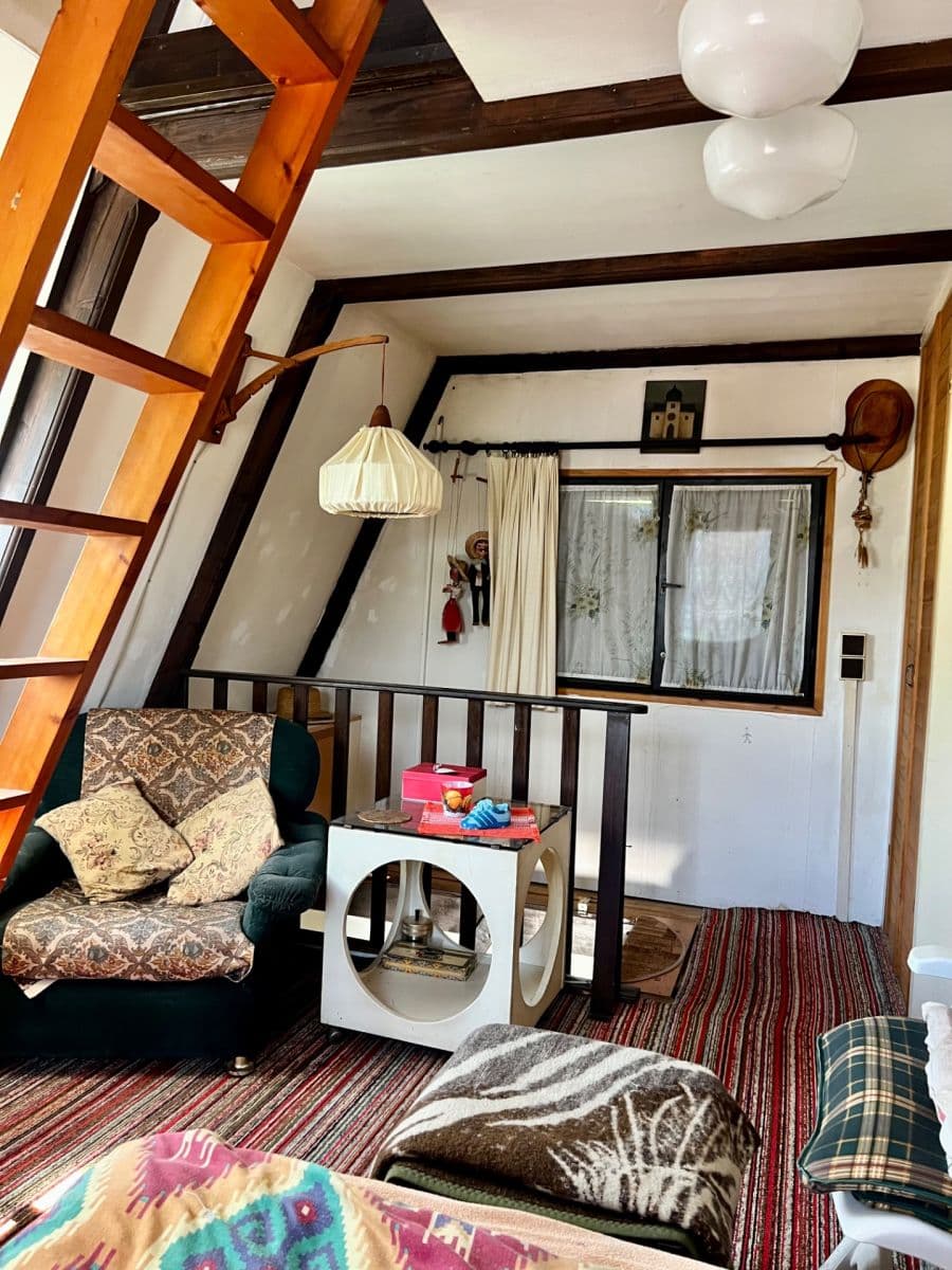 Predaj rekreačného objektu 18 m², pozemok 695 m², Mnichovice, Středočeský kraj Predaj rekreačného objektu 18 m², pozemok 695 m², Mnichovice, Středočeský kraj