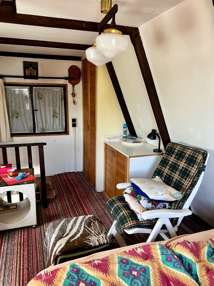 Predaj rekreačného objektu 18 m², pozemok 695 m², Mnichovice, Středočeský kraj Predaj rekreačného objektu 18 m², pozemok 695 m², Mnichovice, Středočeský kraj