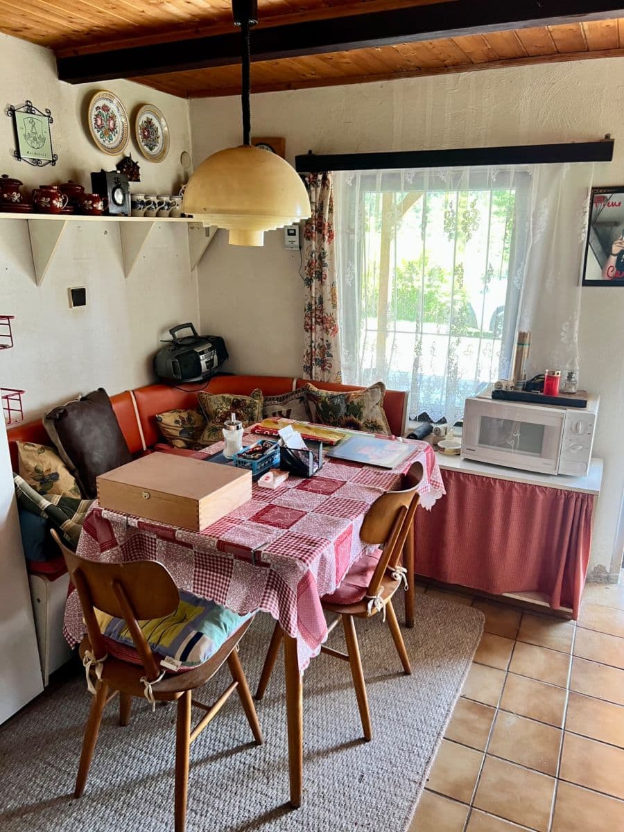 Predaj rekreačného objektu 18 m², pozemok 695 m², Mnichovice, Středočeský kraj Predaj rekreačného objektu 18 m², pozemok 695 m², Mnichovice, Středočeský kraj