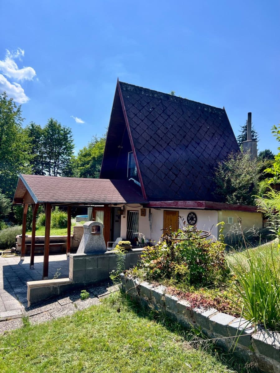 Predaj rekreačného objektu 18 m², pozemok 695 m², Mnichovice, Středočeský kraj Predaj rekreačného objektu 18 m², pozemok 695 m², Mnichovice, Středočeský kraj