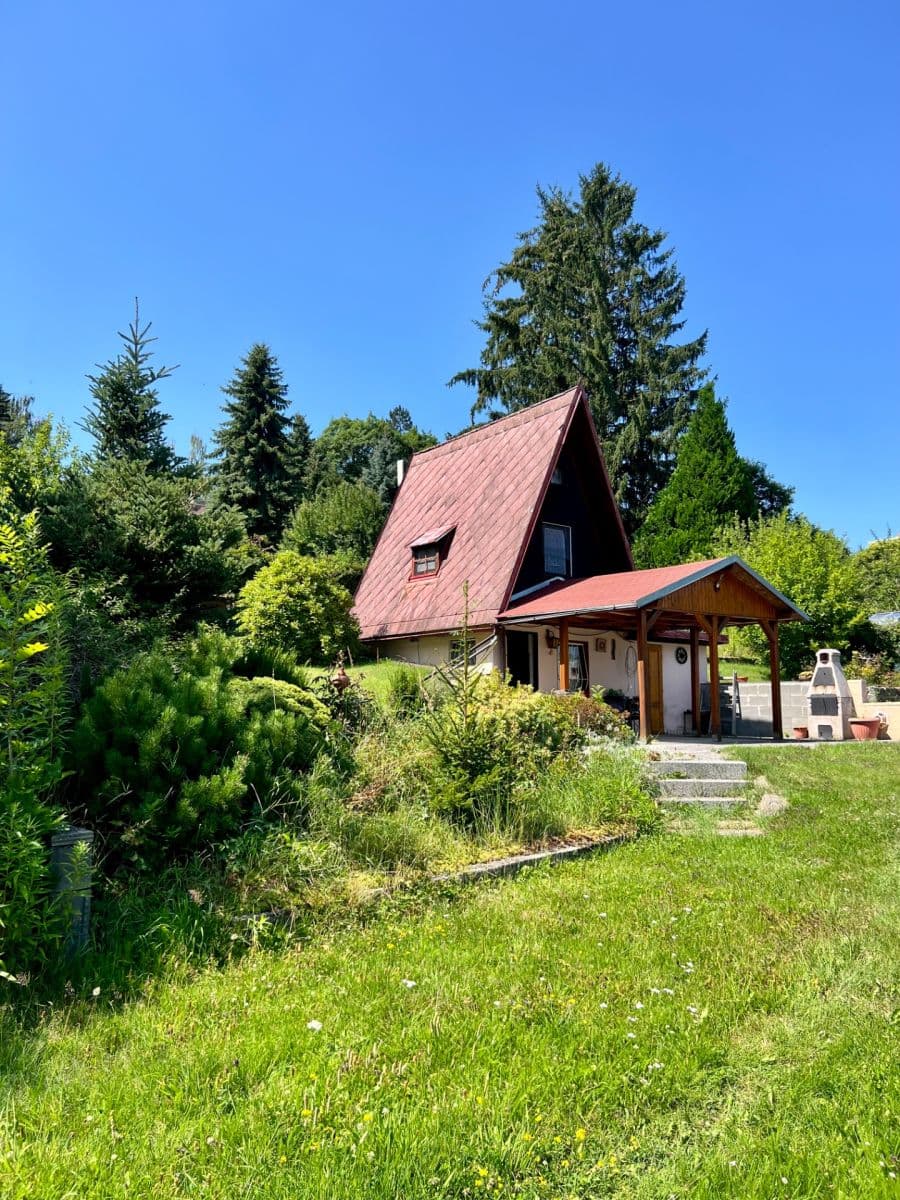 Predaj rekreačného objektu 18 m², pozemok 695 m², Mnichovice, Středočeský kraj Predaj rekreačného objektu 18 m², pozemok 695 m², Mnichovice, Středočeský kraj
